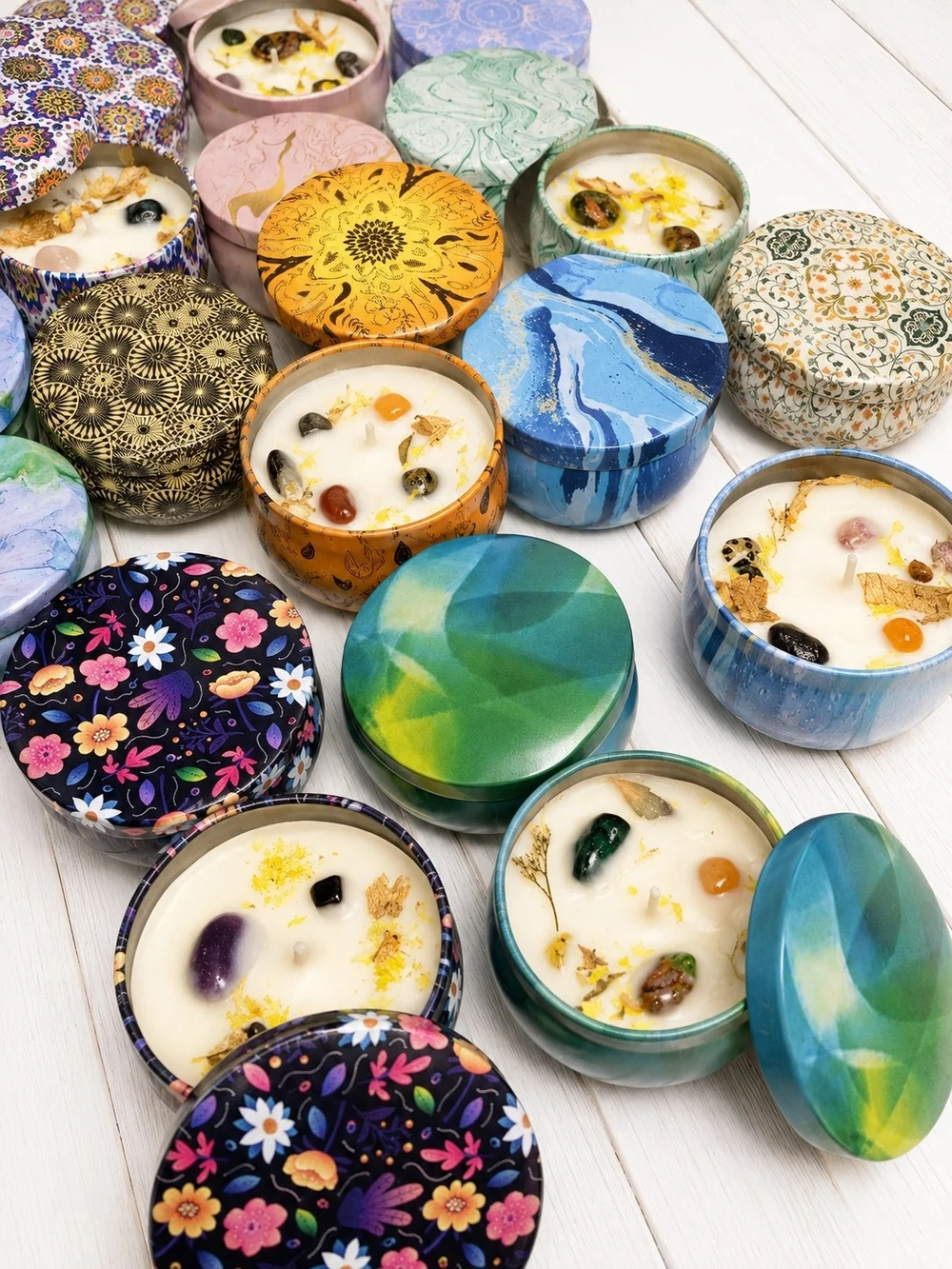 5 Soy Scented Tin Candles With Natural Stones Amethyst Quartz Tiger Eye Agates